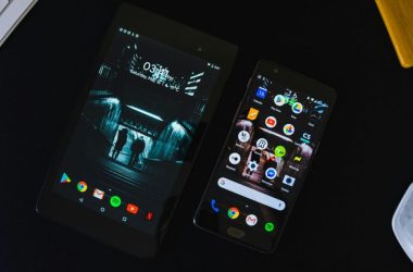 black android smartphone displaying home screen