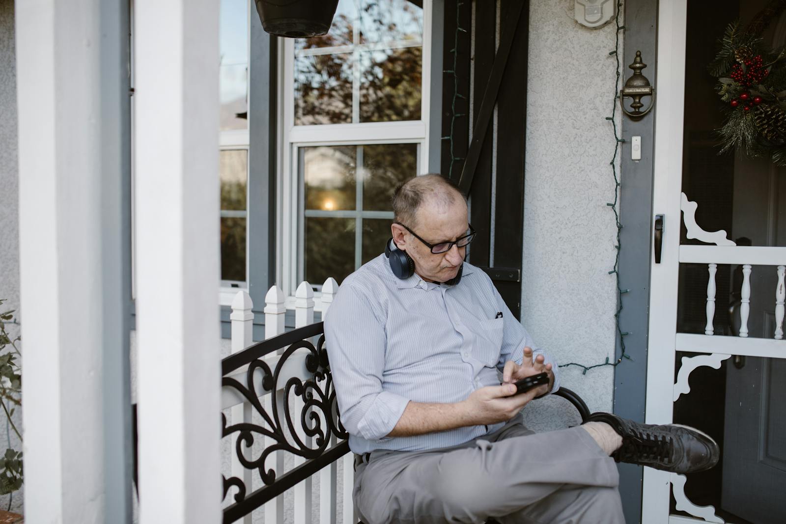 couple quiet distance