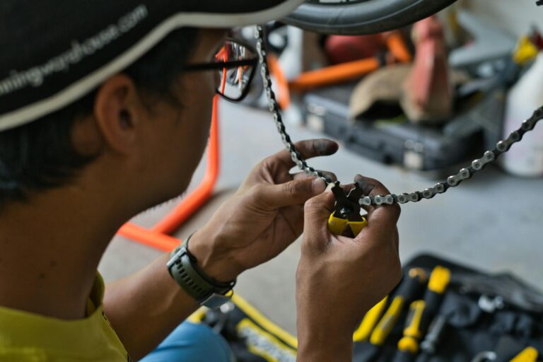 Millions bought cheap ebikes online during the pandemic. Now no one will repair them.