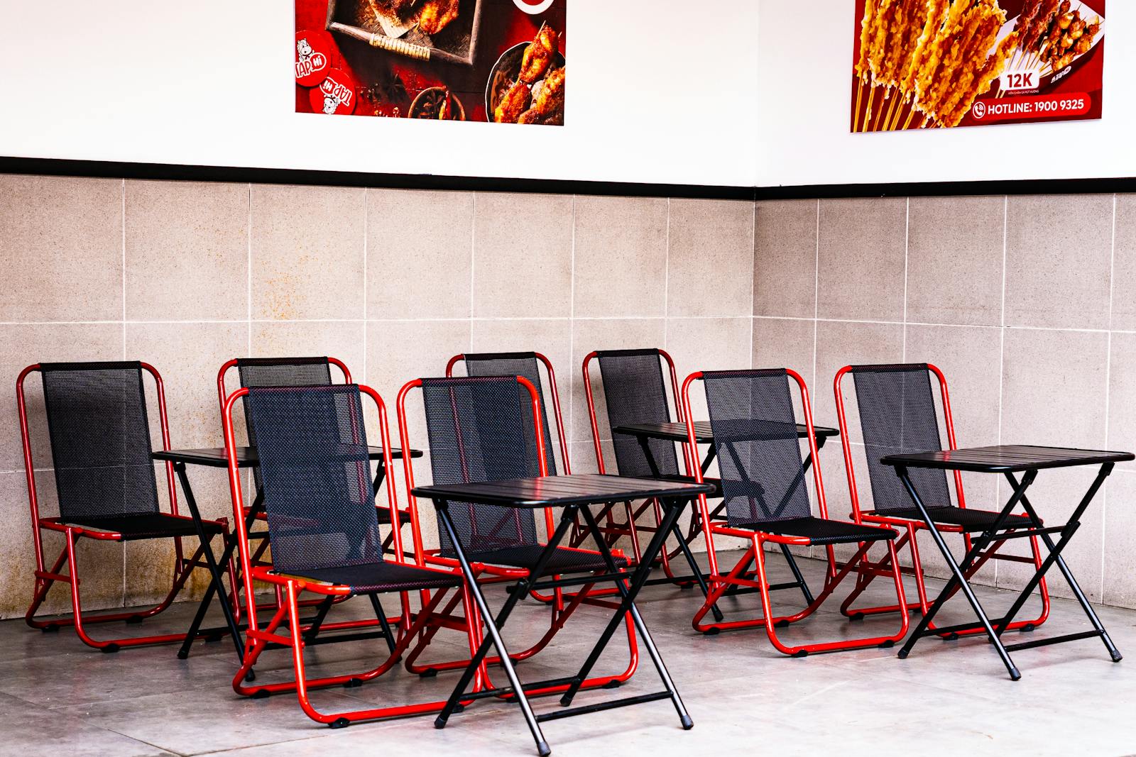 empty restaurant table
