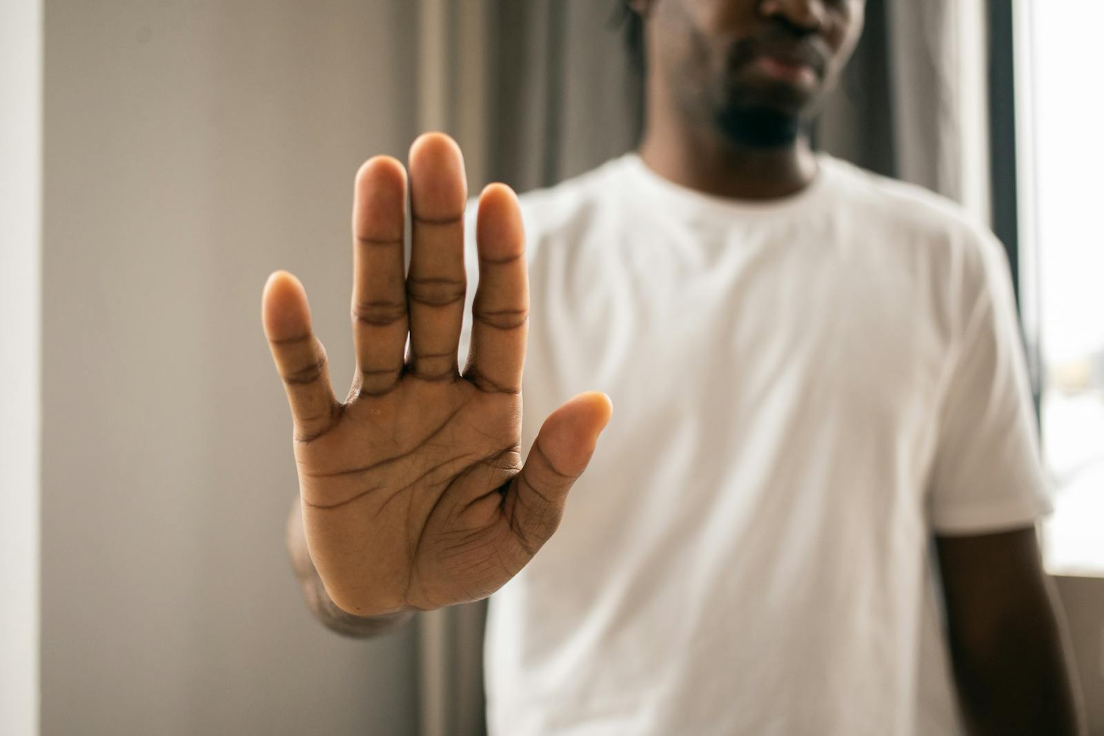 person refusing hand