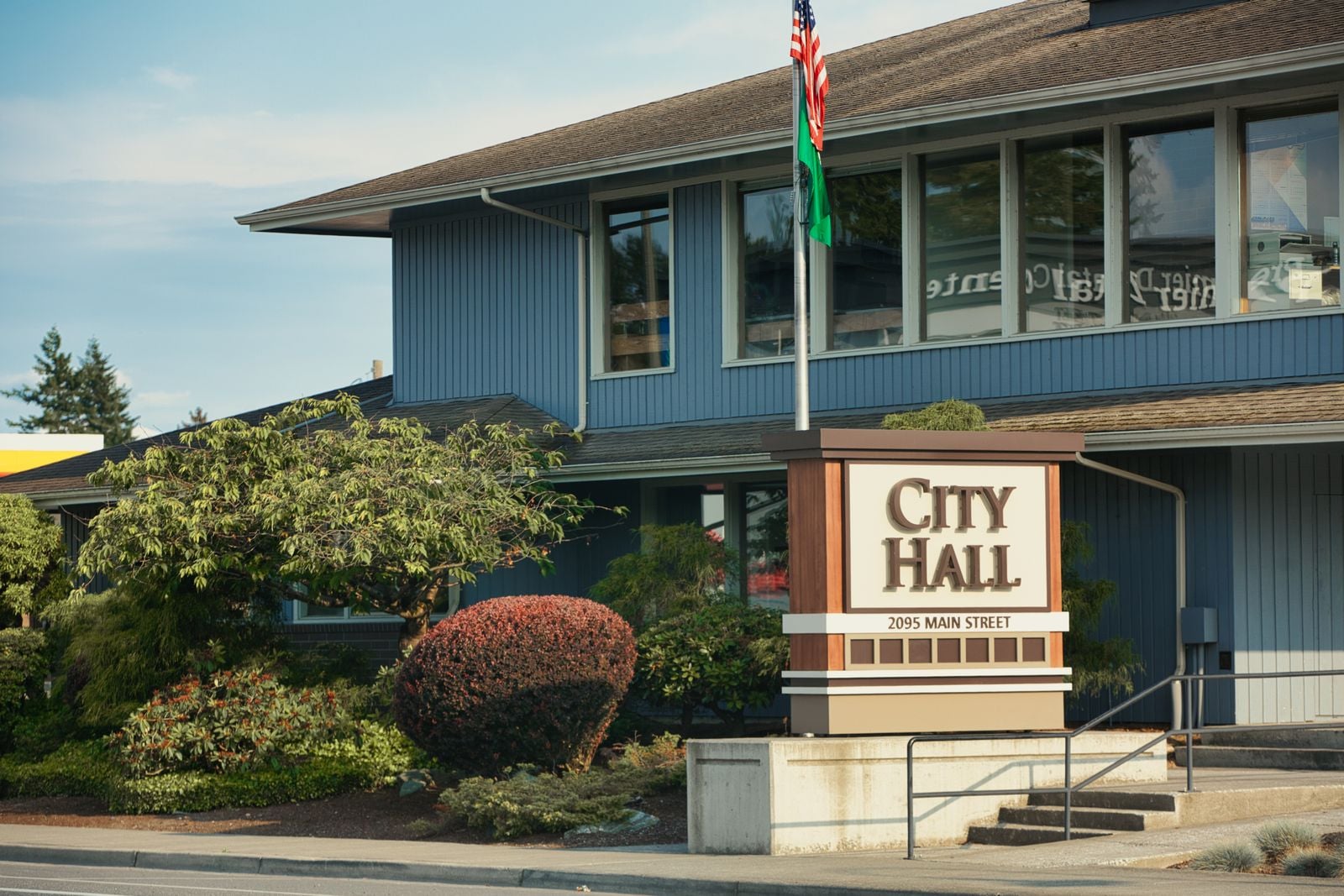 Exterior of a small-town American city hall building
