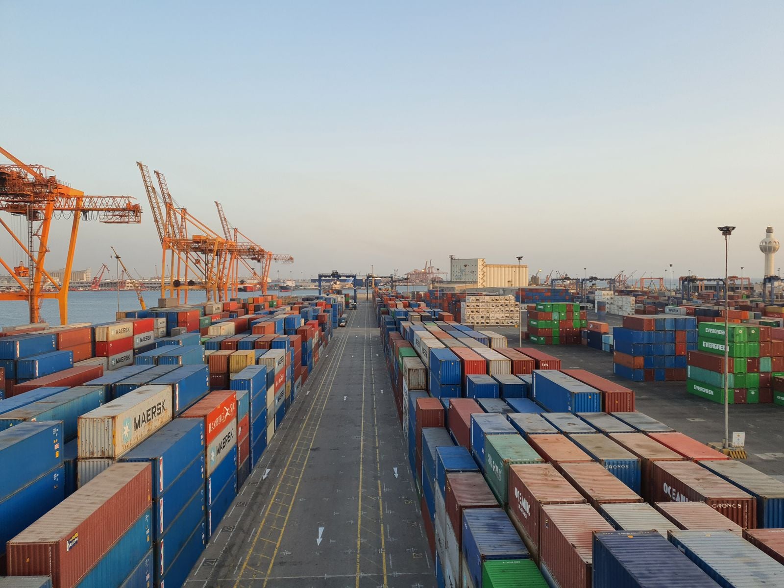 shipping containers port