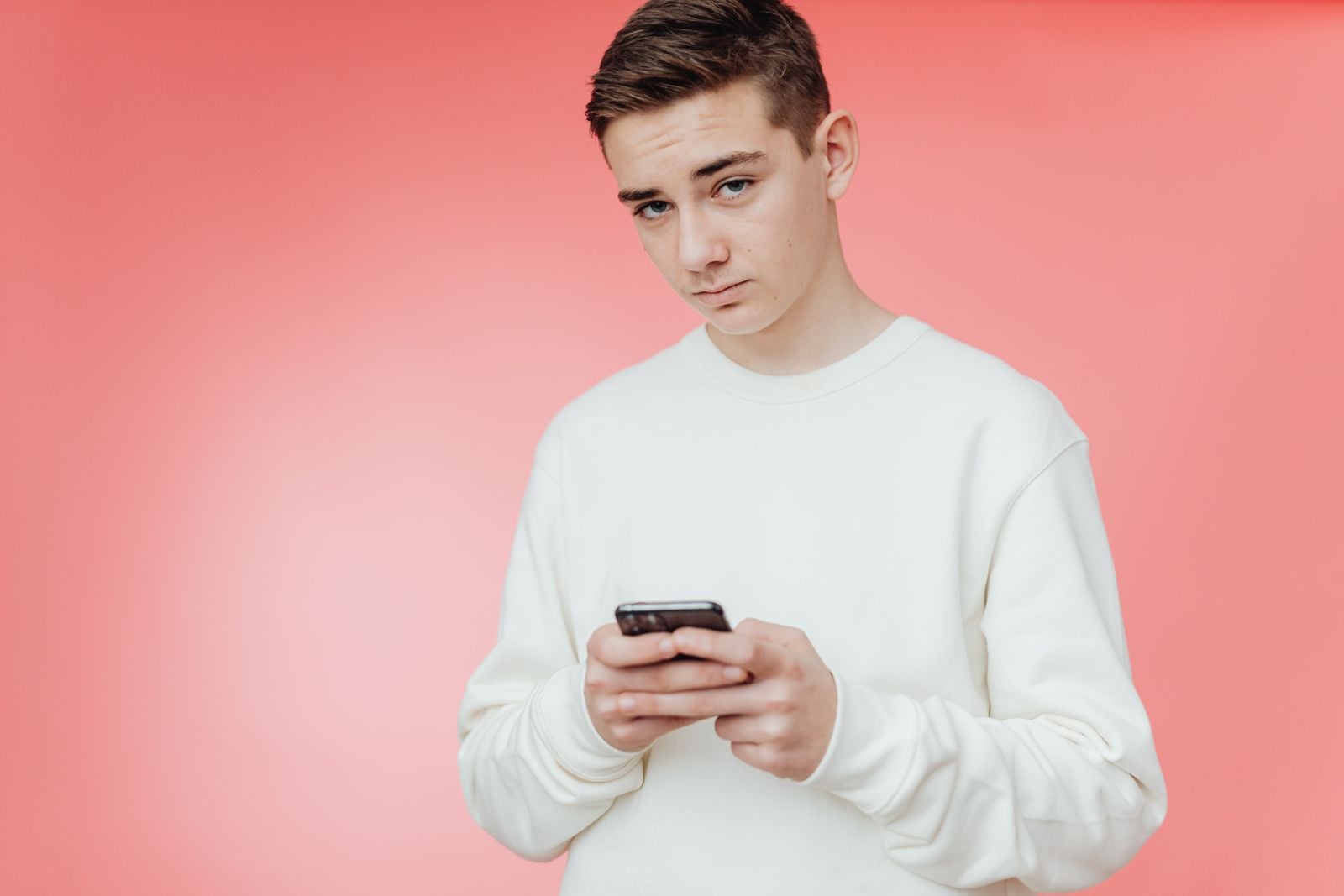 teenager smartphone social media