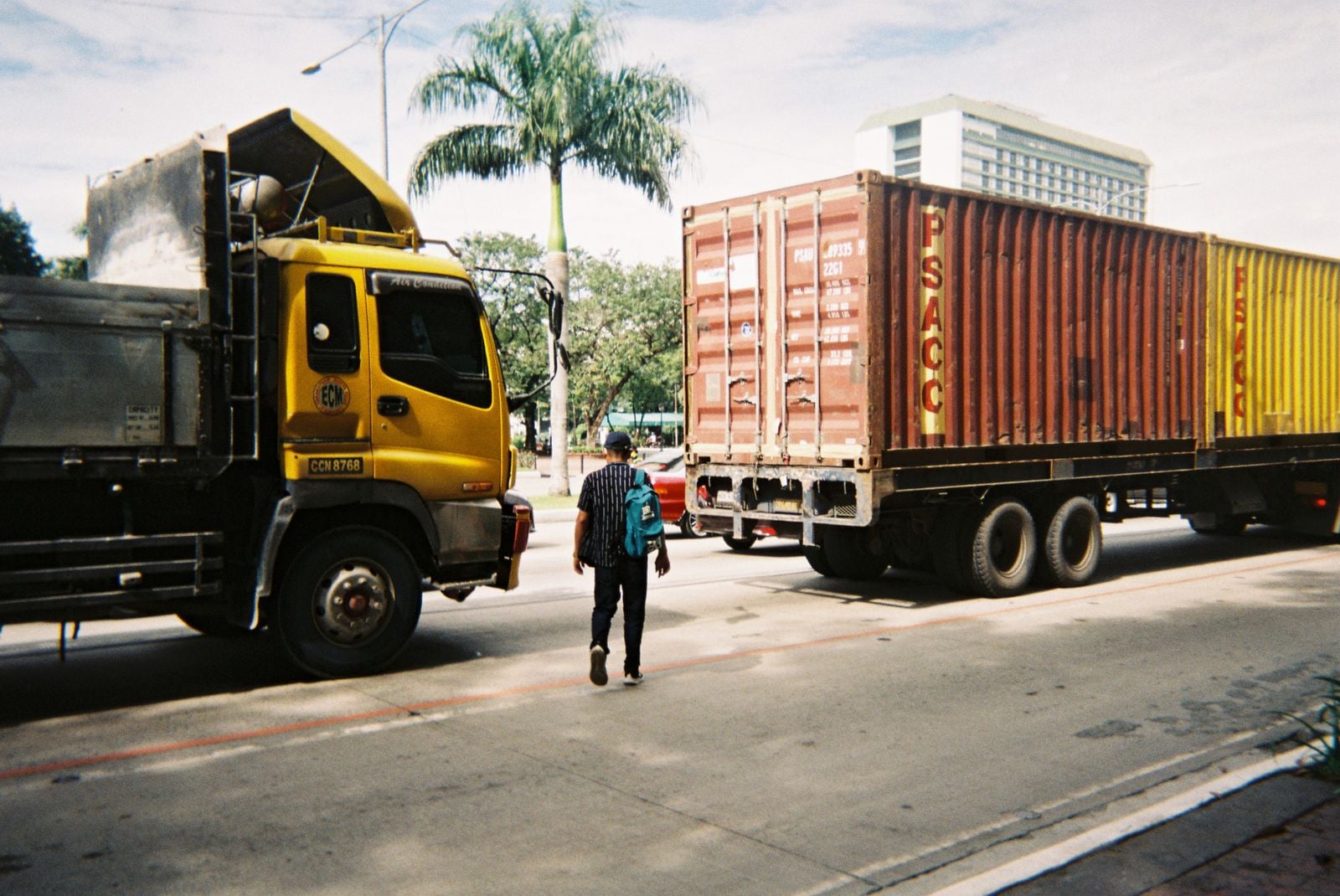 canada us border trucks